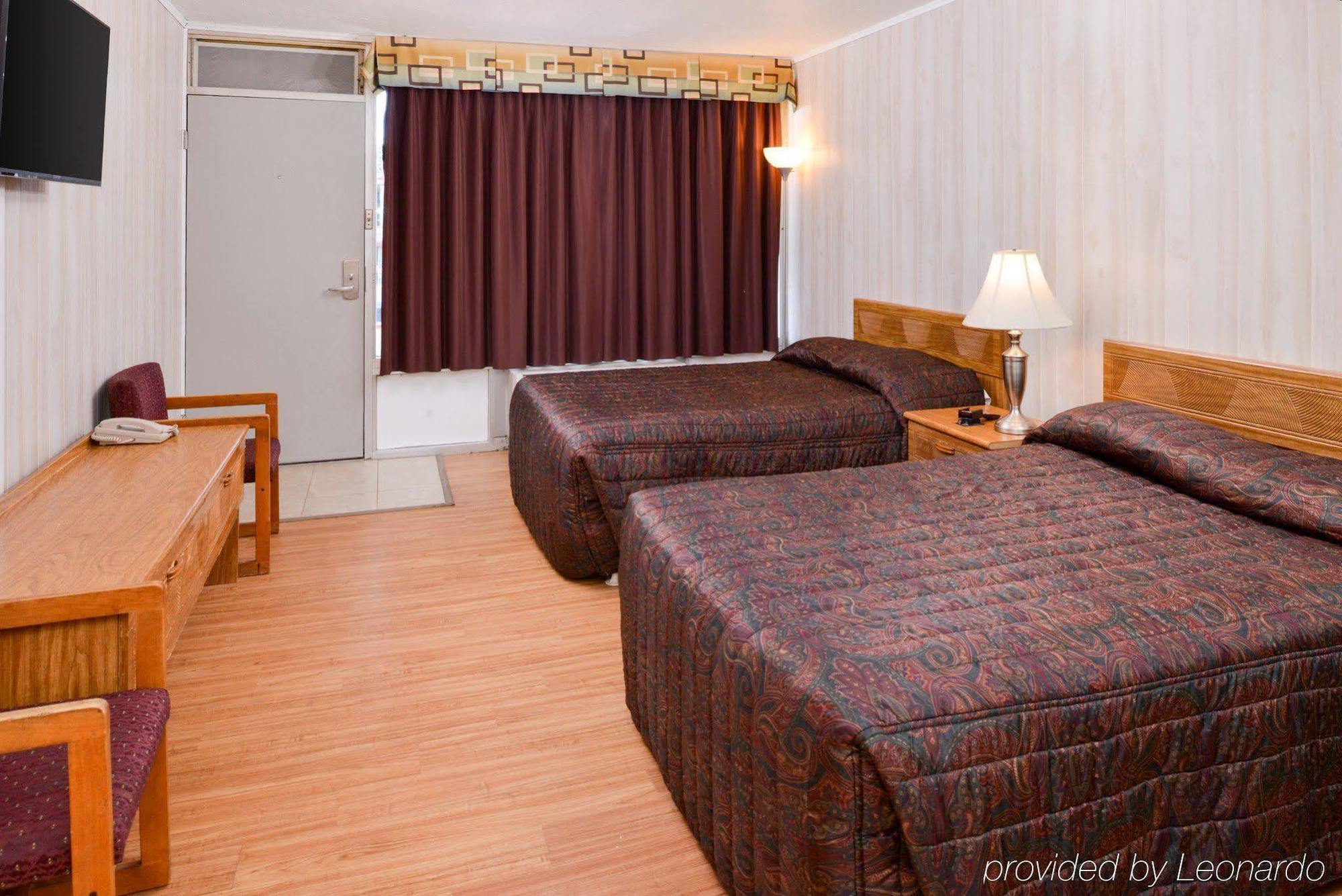 Red Carpet Inn Battleboro Экстерьер фото