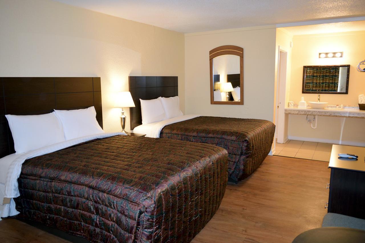 Red Carpet Inn Battleboro Экстерьер фото