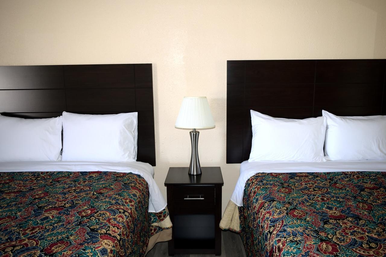 Red Carpet Inn Battleboro Экстерьер фото