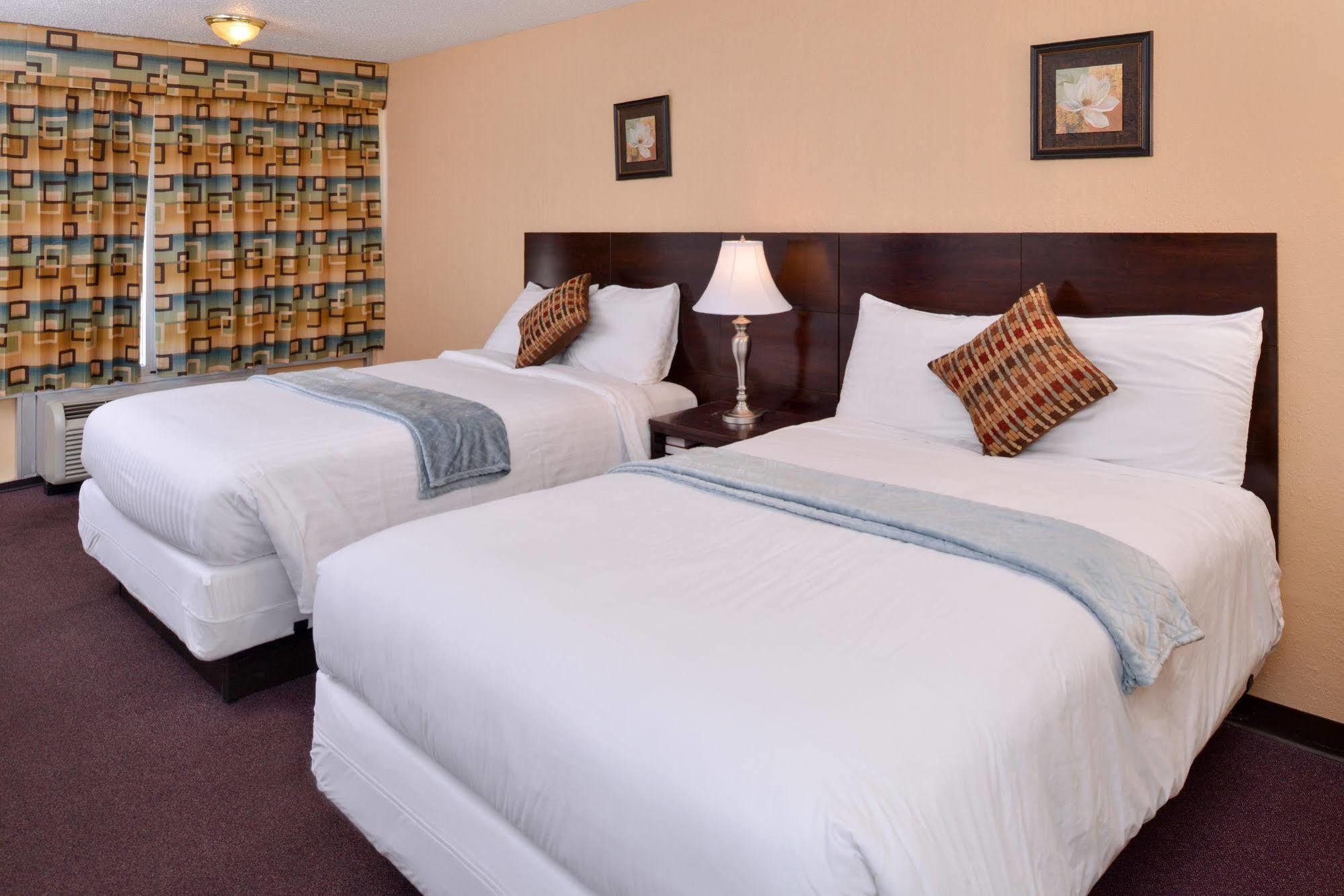 Red Carpet Inn Battleboro Экстерьер фото